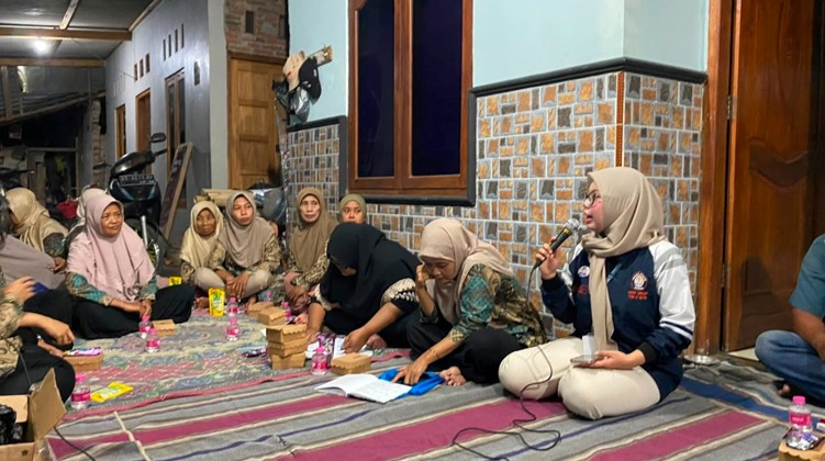 Tim II KKN UNDIP Dorong Ibu-Ibu PKK Desa Dukuh Melek Data dan Bijak Bermedia Digital